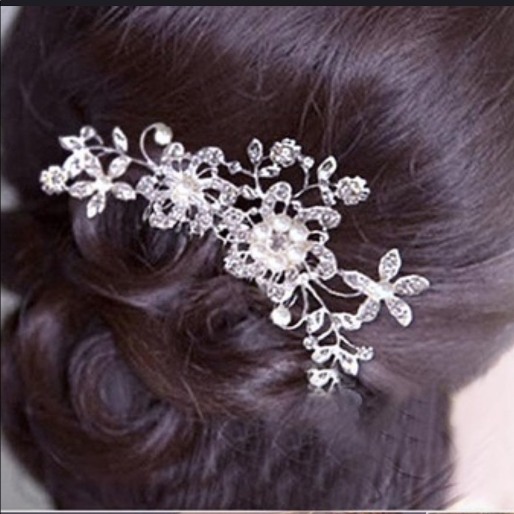 Silver Crystal Pearl Hairpiece
